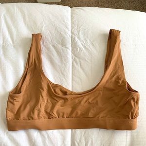 Dippin’ daisy’s nude/tan bikini top